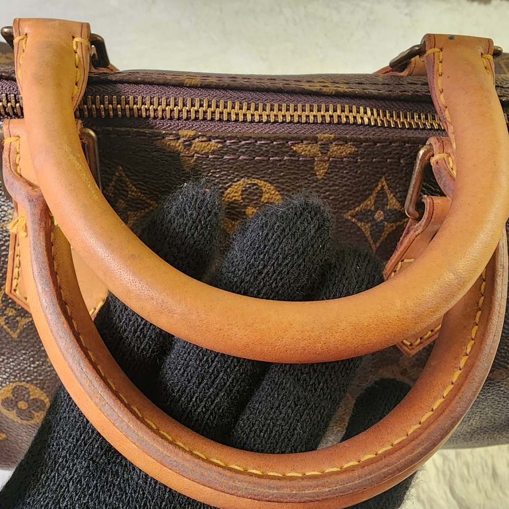 IT'S SOLD!!! Authentic Louis Vuitton Speedy 30 Monogram - Picture 5 of 9